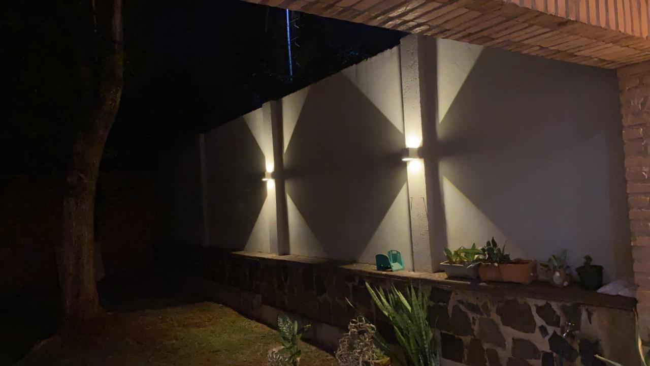 Agradable casa independiente con jardín y estacionamiento Ciudad del Este Exterior foto